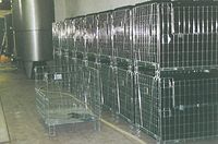 Contenitori Tipo 087 chiudibili. Possibilità di sovrapposizione fino a 3 file Contenitori Tipo 087 chiudibili. Possibilità di sovrapposizione fino a 3 file