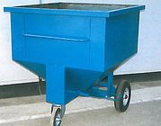 Carrello Tipo PTO 95 con tramoggia a piramide con bocchetta sotto apribile Carrello Tipo PTO 95 con tramoggia a piramide con bocchetta sotto apribile