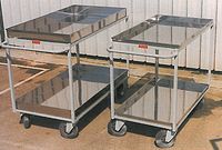 Carrello Tipo SC 062 a due piani con vassoi inox Carrello Tipo SC 062 a due piani con vassoi inox