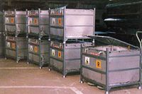 Contenitori in acciaio inox Tipo AS 316 per rifiuti tossici. Completi di coperchio