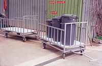 Carrello portabidoni Tipo 118/95 con attacco per traino in serie e maniglie. Per usi vari